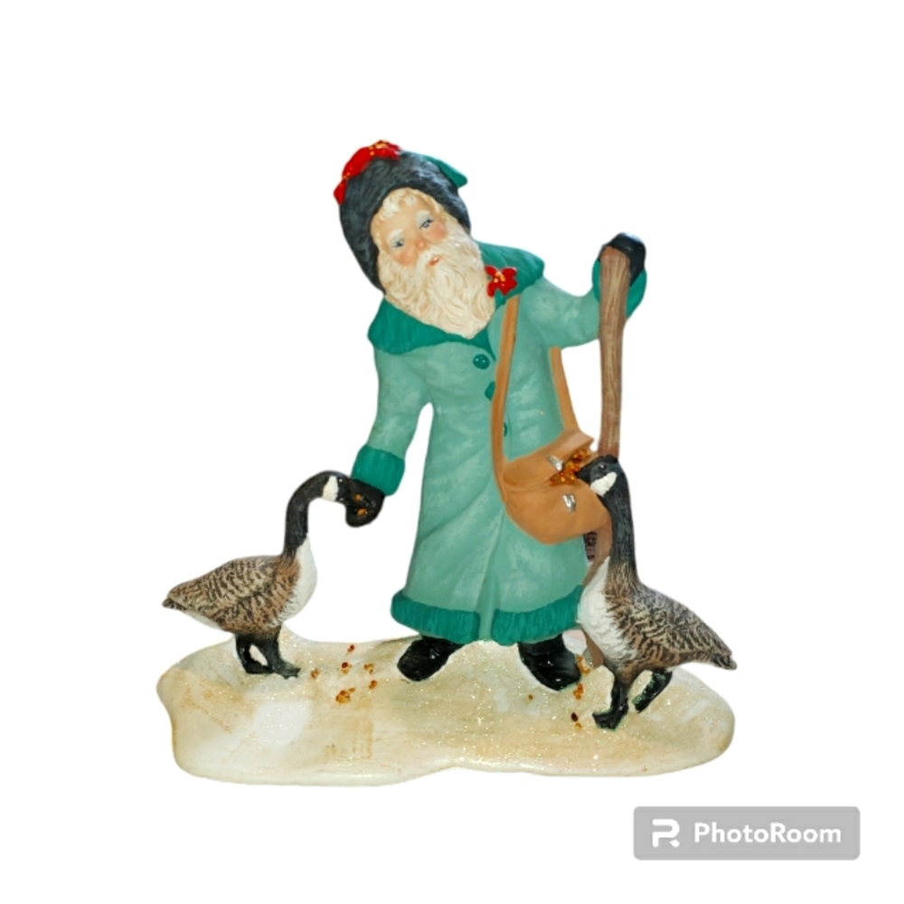 Antique Collection Accents Porcelain/Ceramic Old World Santa Clause Figurine